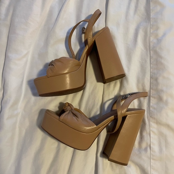 Gianni Bini Nude Platform Heels - Picture 1 of 4